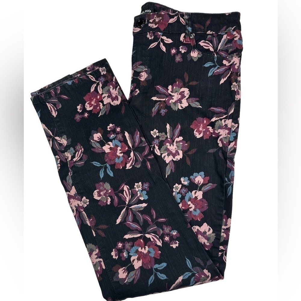 Bandolino Amy black/burgundy floral straight leg ‎ jeans